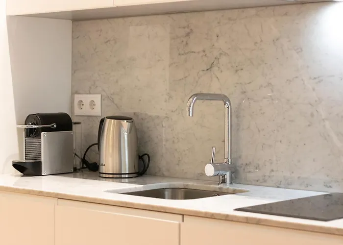 Hm - Blue Pool * Порту